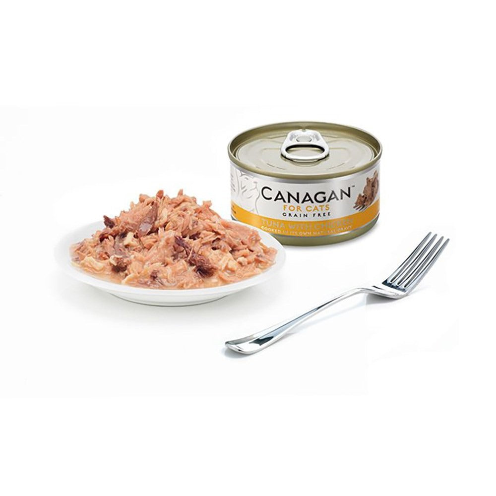 Canagan Tuna with Chicken served on a plate beside the can, flaked tuna with chicken in its own gravy