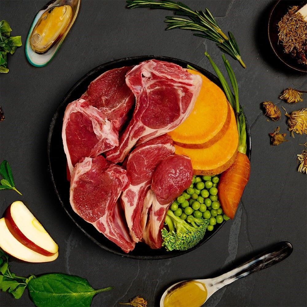 Fresh lamb, sweet potato, peas, carrot, broccoli and green lipped mussel, the ingredients in Canagan Shepherd's Pie